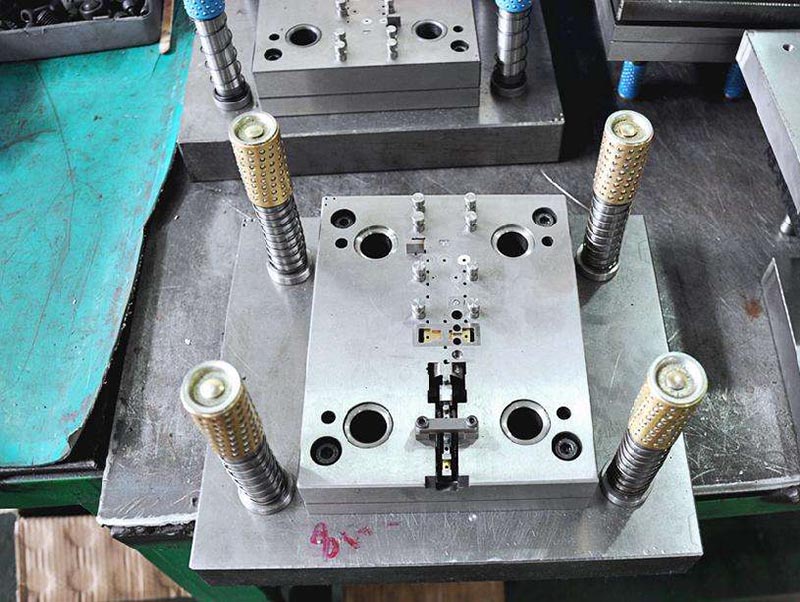 吴旗模具制造-01